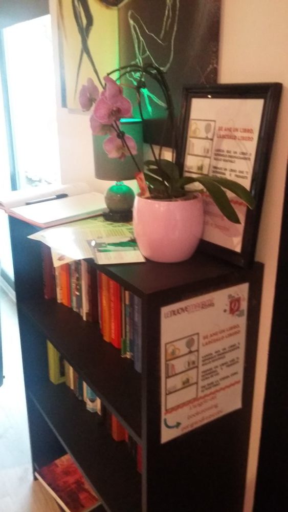 Il familybookcrossing arriva in un lounge bar