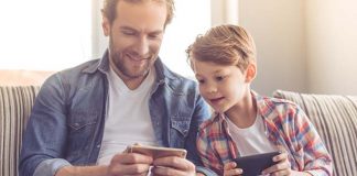 Controllare i nostri figli, o renderli autonomi? cellulare bambini