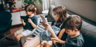 Bambini e tecnologia: guida pratica per mamme (0-12 anni) senza sensi di colpa
